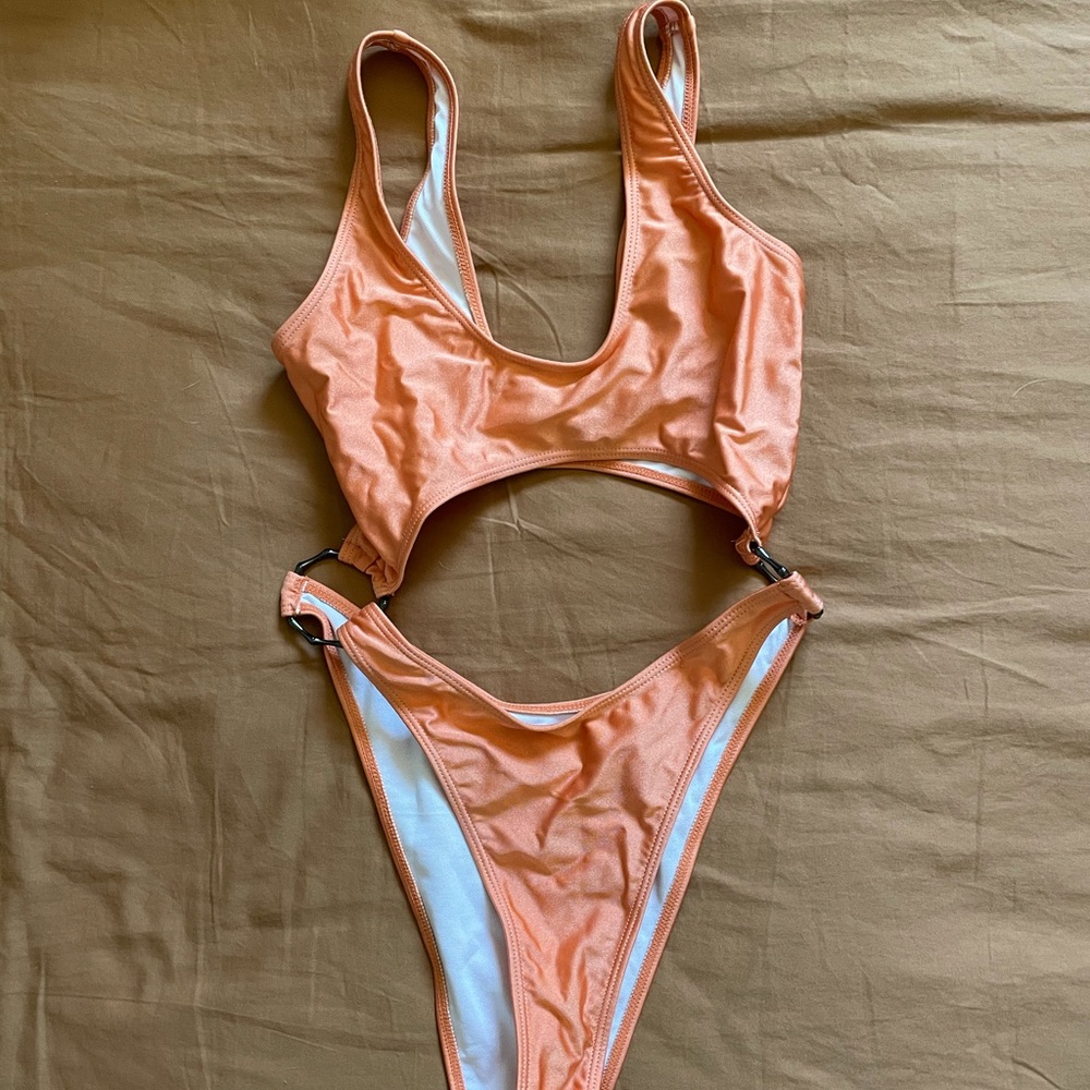 One piece bathing suit